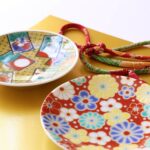 華やかな色彩の九谷焼のお皿